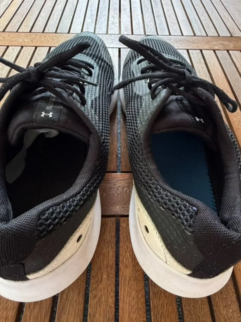 Under Armour 3024883-001 Black White Running Shoes Men’s Size 15